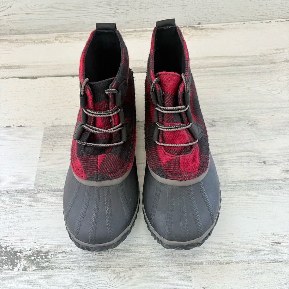 Sorel Red and Black Ankle Boots - Picture 5 of 10